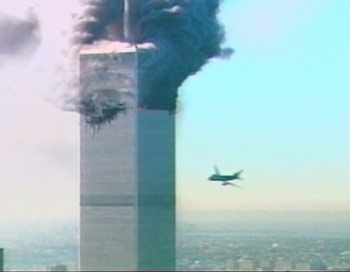Toinen lentokone on iskeytym�isill��n World Trade Centeriin